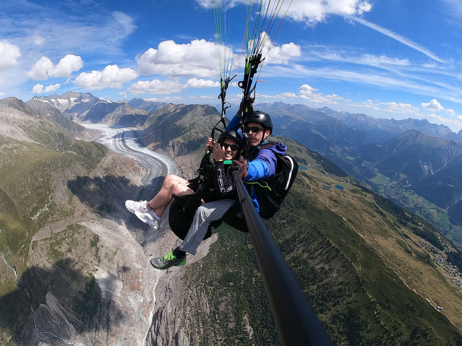 Flug hoch über dem Aletschgletscher.